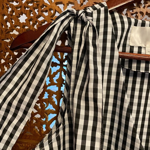 🚺 📐J.O.A. Black & white gingham sleeveless top with shoulder bow - Picture 3 of 11